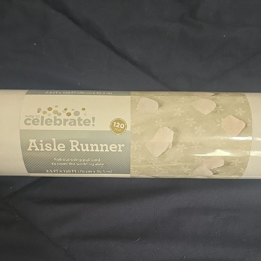 Way to Celebrate Cream Aisle Runner